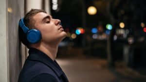 Read more about the article How to Connect 2boom Wireless Headphones? بلڪل هاڻي