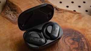Read more about the article How to Pair JBL Endurance Peak II Earbuds?