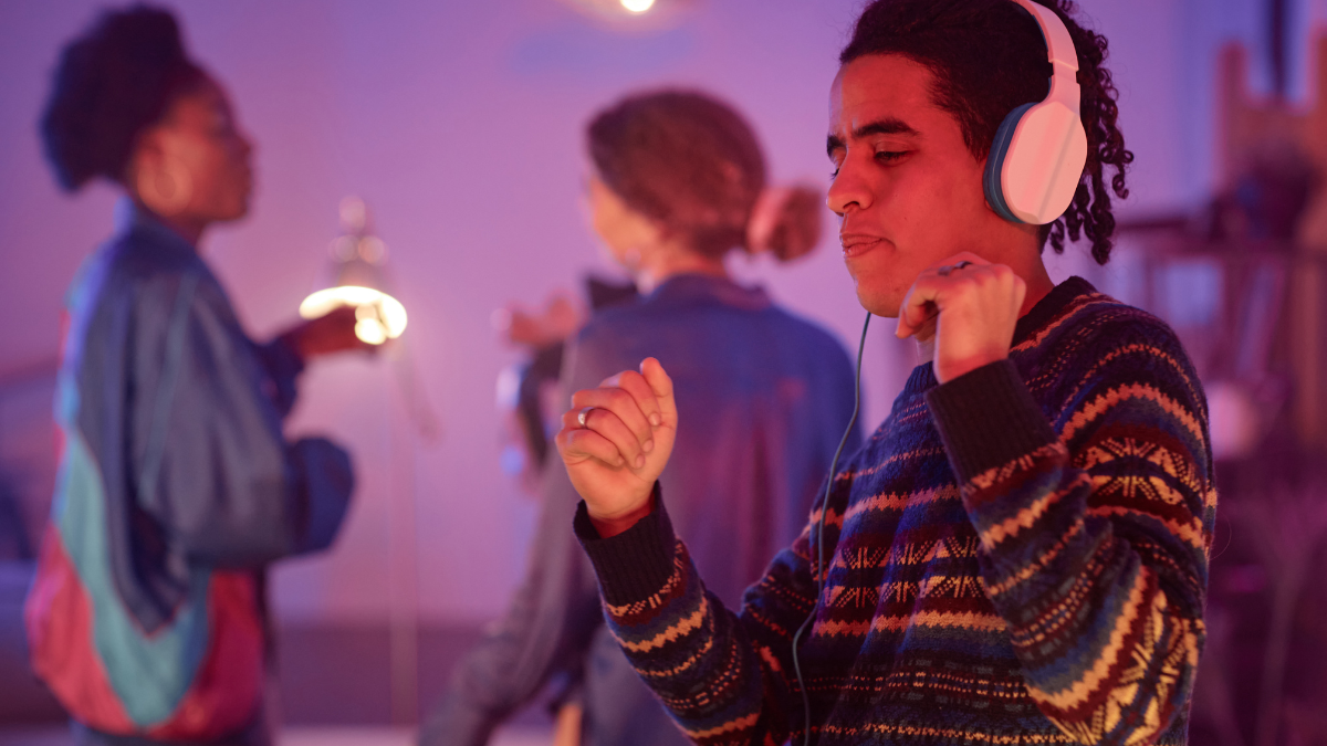 Διαβάστε περισσότερα για το άρθρο Πώς να ζευγαρώσετε συσκευασμένα ακουστικά πάρτι?