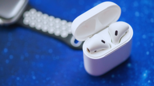 Przeczytaj więcej o artykule Jak sparować słuchawki douszne Sharper Image z urządzeniami?
