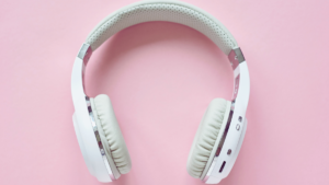 Lea máis sobre o artigo Como emparellar os auriculares sen fíos iclever BTH12?